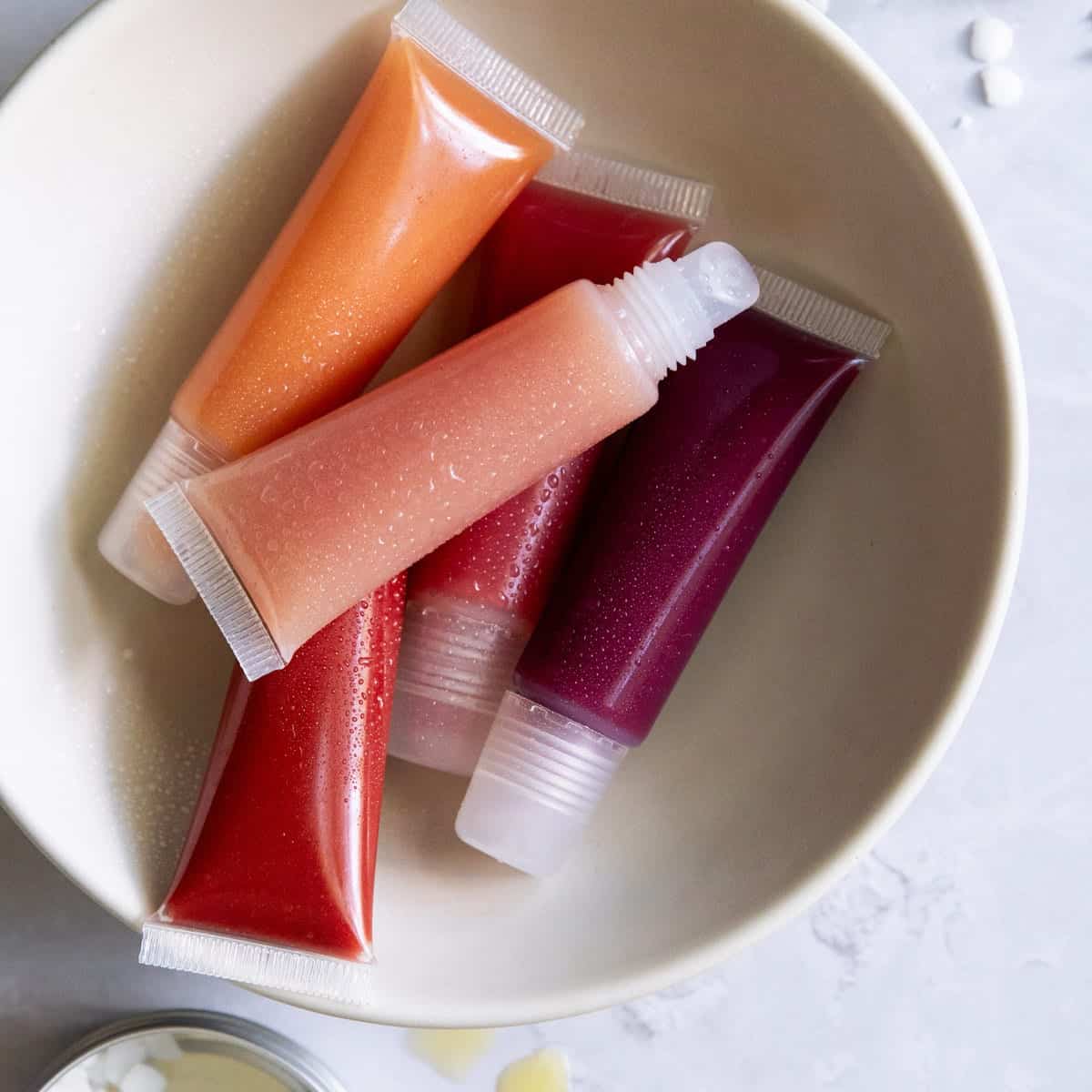 How To Make a Hydrating Lip Oil Recipe